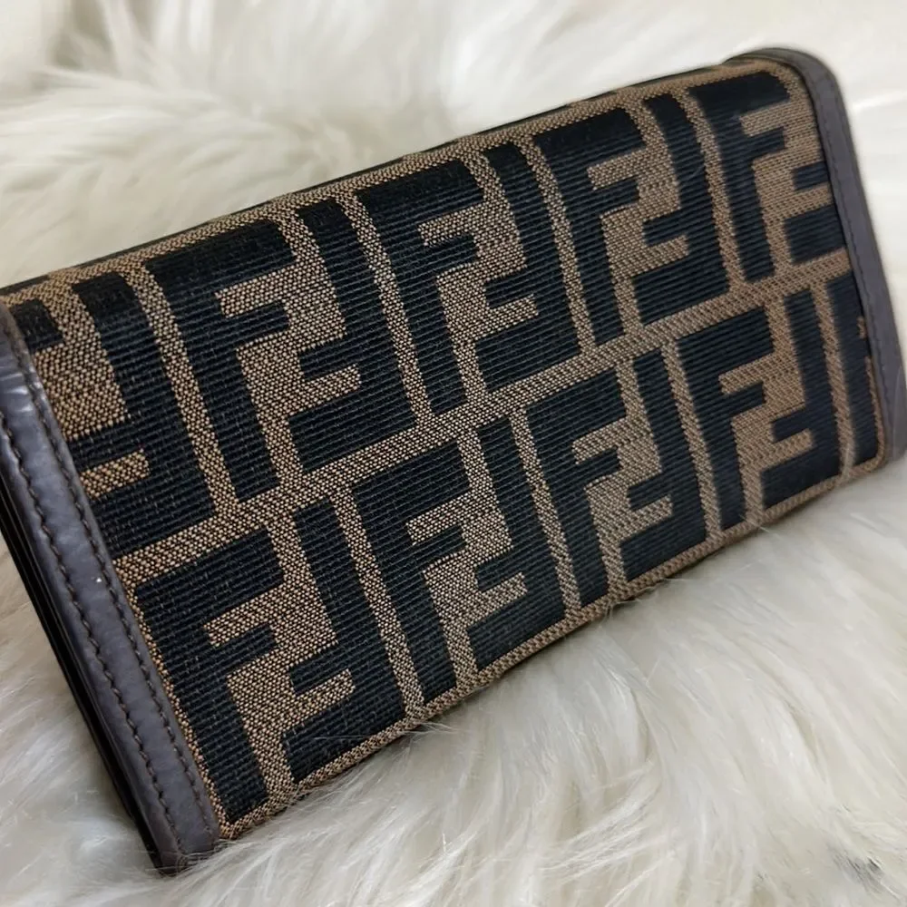 💯Authentic Fendi Long Wallet 🍀